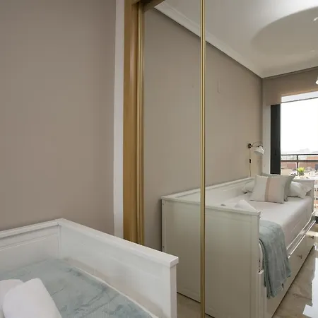 Singularstays Opera Apartment